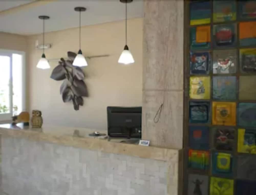 Hotel Hola 3*